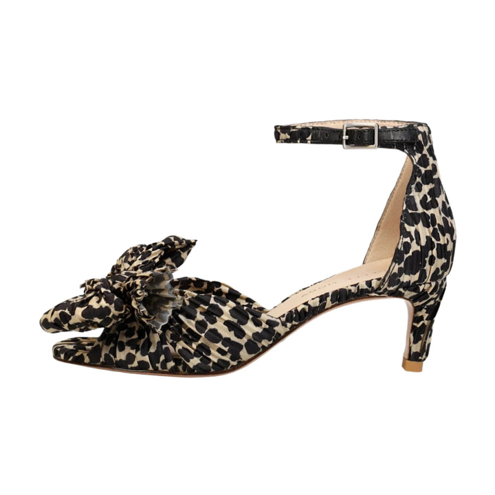 Pelle Moda Utika Leopard Low Heel