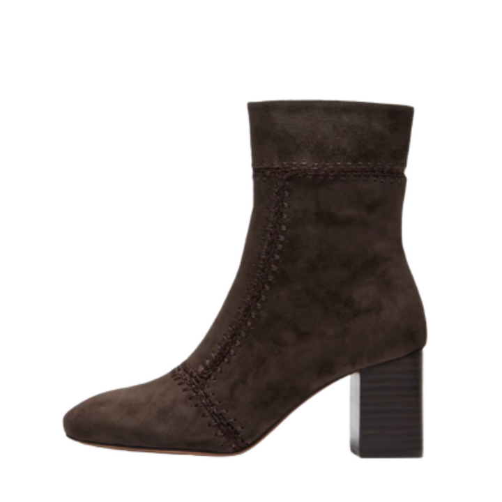 Silent D Story Boot